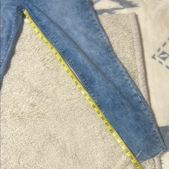 KUT from the Kloth Connie Light Wash Denim Jeans Women’s 6 - Picture 6 of 7